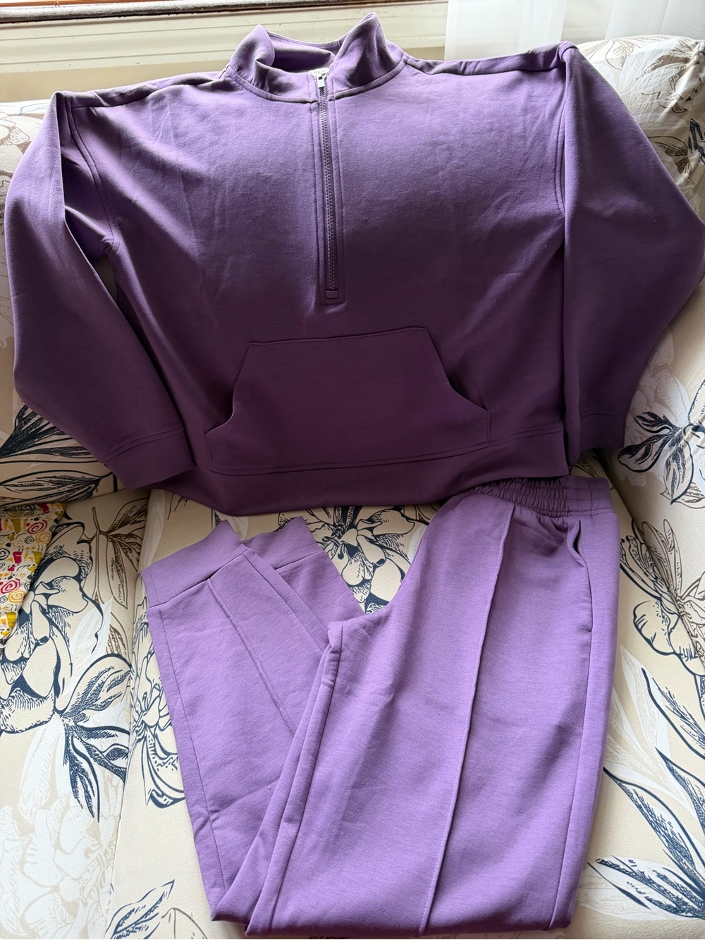Zenana scuba materials eggplant color jogger set.Pintuck Pants. Size small NWOT
